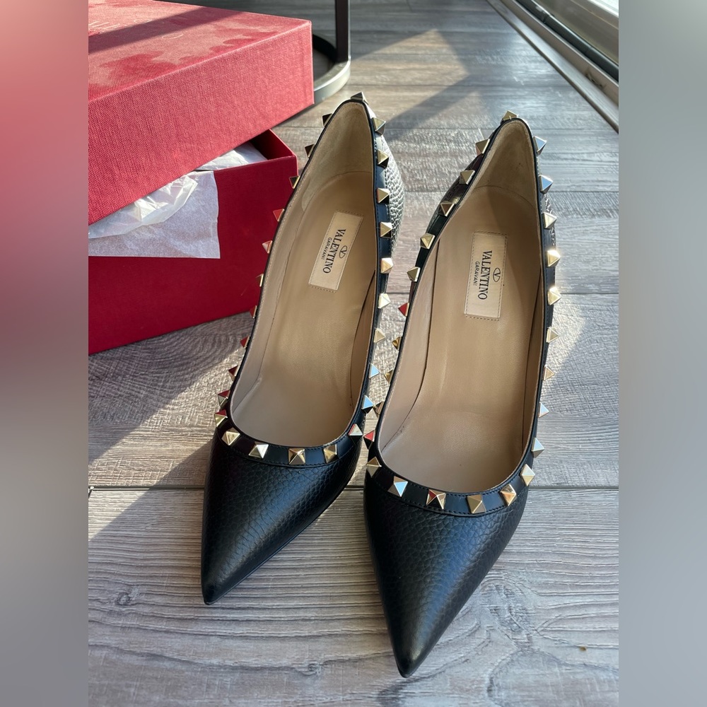 Valentino - Rockstud Pointed Toe Pump